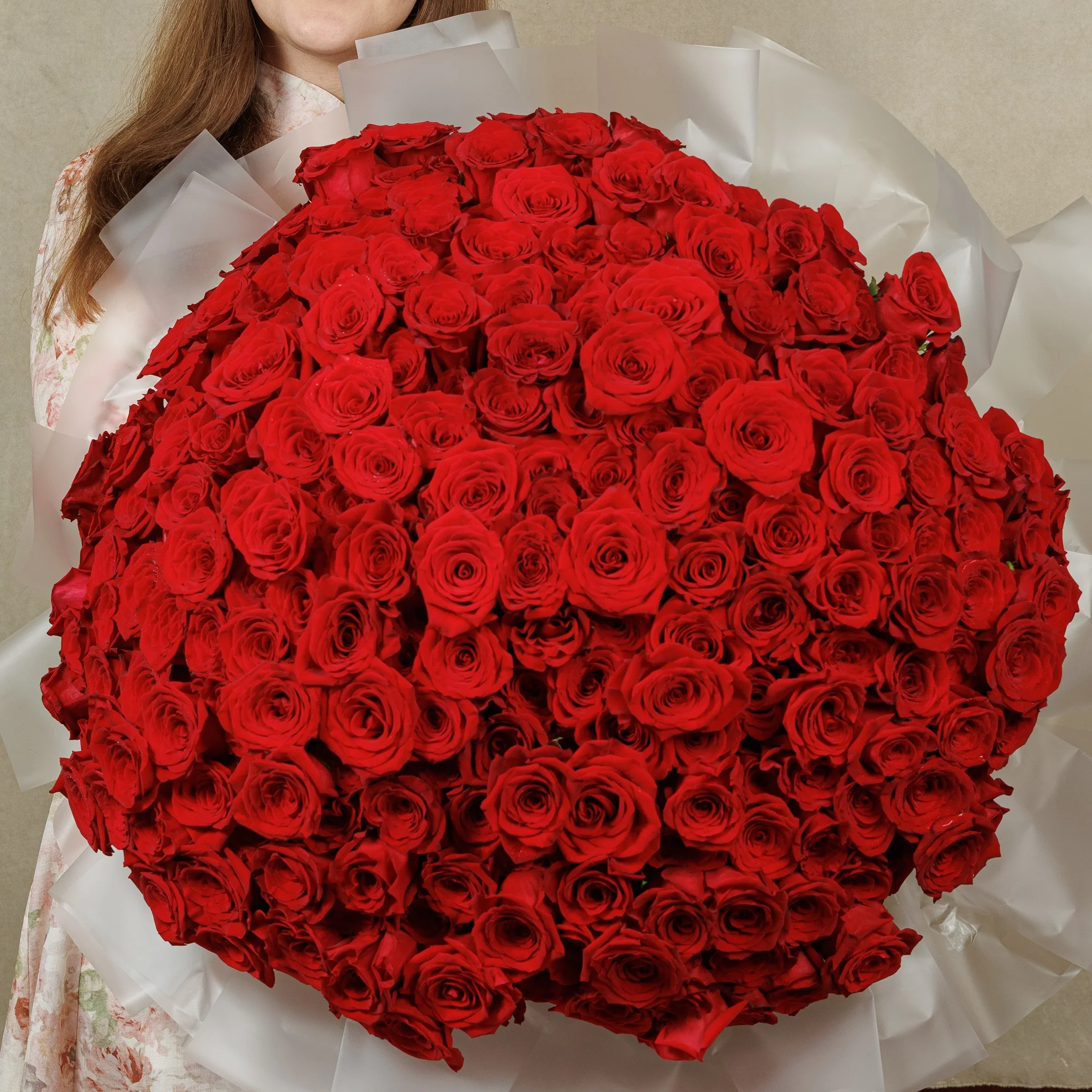 Bouquet of fresh roses bought online for Dubai delivery